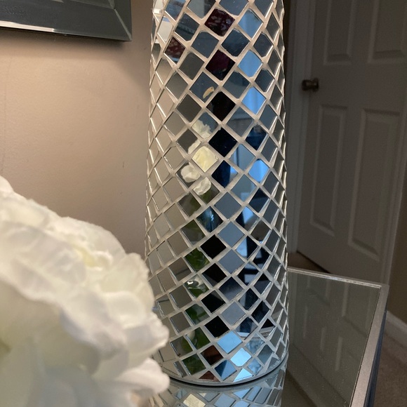 Elegant Mirrored Mosaic Tile Table Lamp - Picture 3 of 3